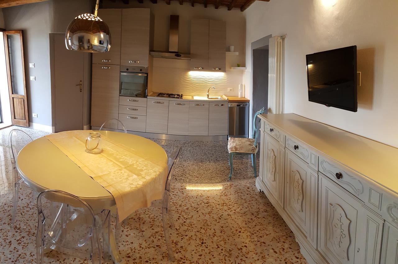 Montevenere 83 Villa Chiusi Buitenkant foto